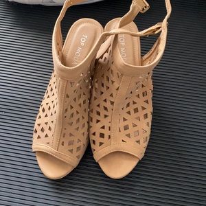 Tan heels size 7